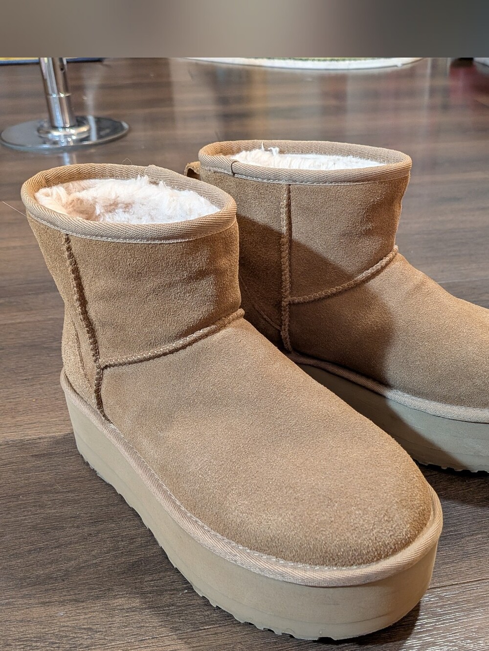 UGG sz. 7 Chestnut platform suede booties